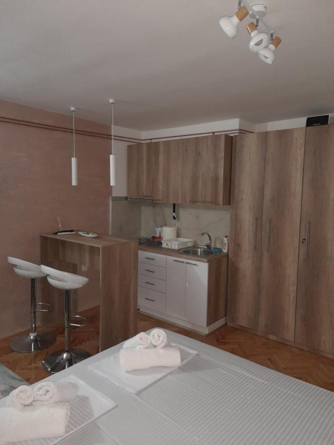 Holiday Apartament Three Ni Exterior foto